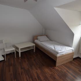 Wohnung for rent for 2.000 € per month in Stuttgart, Heppacher Straße