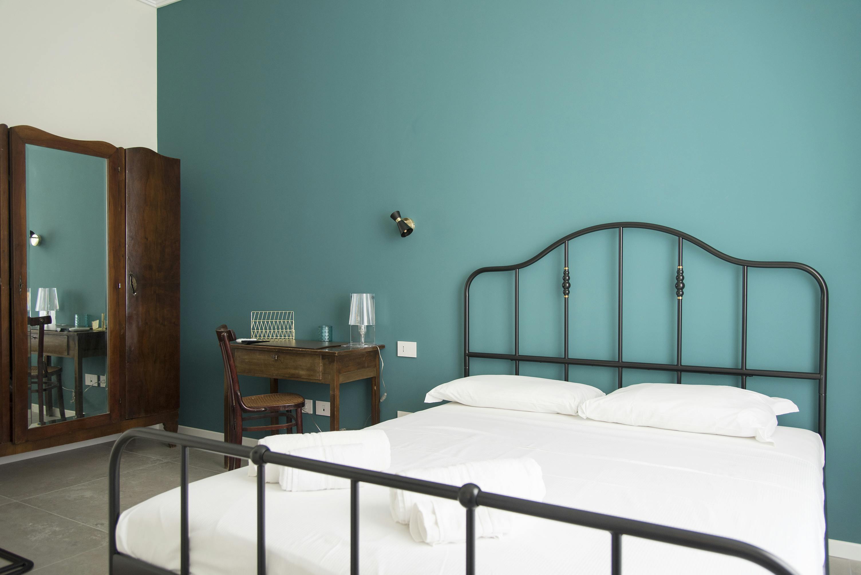 Piazza Napoli, Milan