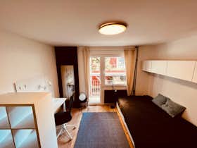 Studio for rent for €1,290 per month in Köln, Balduinstraße