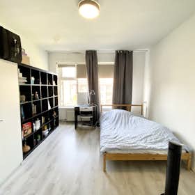 Privé kamer for rent for € 875 per month in Rotterdam, Willem Schürmannstraat