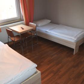 Apartment for rent for €2,300 per month in Stuttgart, Talstraße