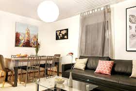 Apartment for rent for CHF 2,350 per month in Wallisellen, Steinackerweg