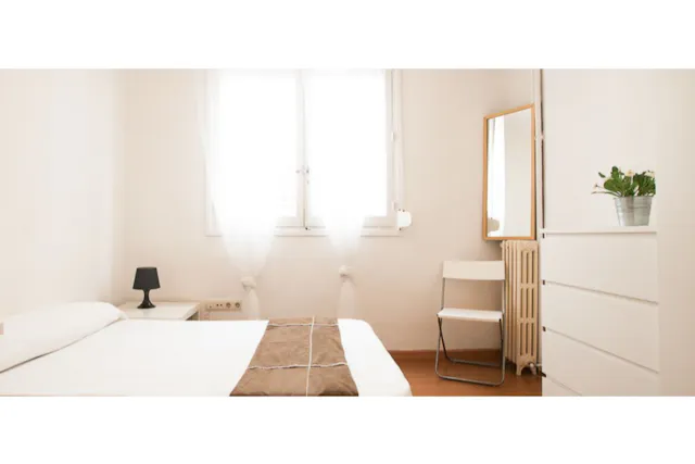 Private room in Calle de Montesa, Madrid (1284238) room image 2