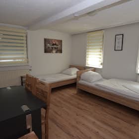 Apartamento for rent for 2000 € per month in Stuttgart, Rohrackerstraße