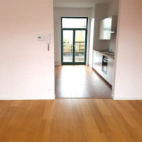 Apartment for rent for €1,650 per month in Saint-Gilles, Rue de Danemark