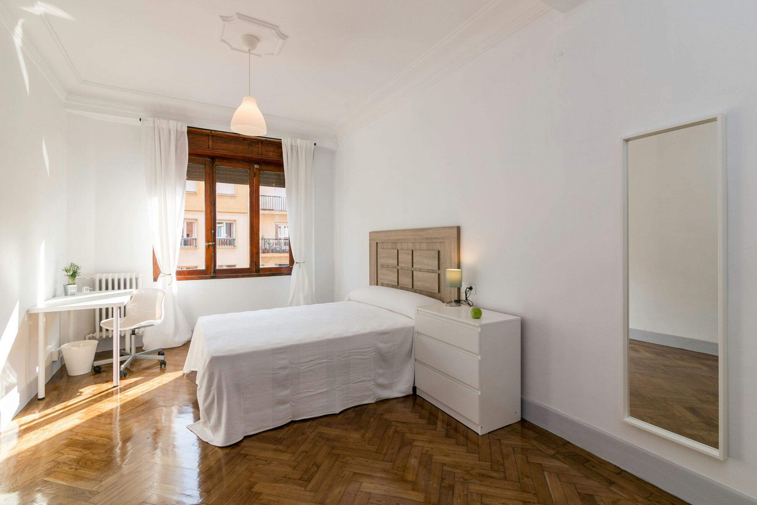 Stanza privata in affitto a 425 € al mese a Oviedo, Calle Asturias