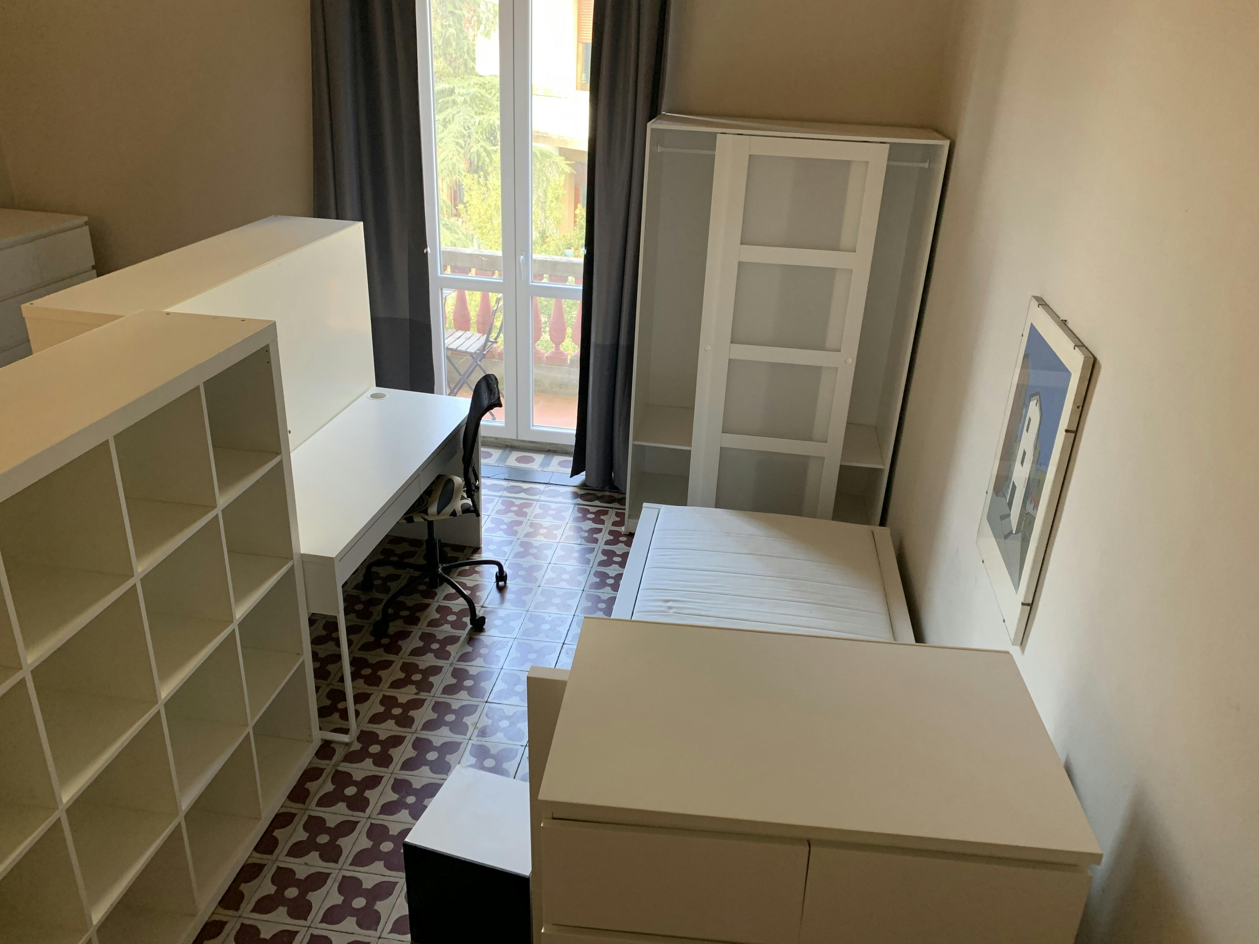 Shared room for rent for €480 per month in Florence, Viale Giuseppe Mazzini