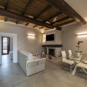 Appartement te huur voor € 1.500 per maand in Impruneta, Via Palazzaccio
