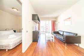 公寓 正在以 €1,400 的月租出租，其位于 Madrid, Calle de Mauricio Legendre