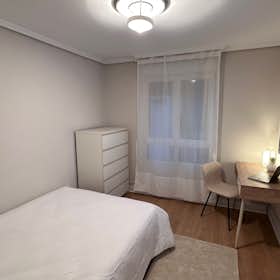 私人房间 正在以 €500 的月租出租，其位于 Bilbao, Calle Manuel Allende