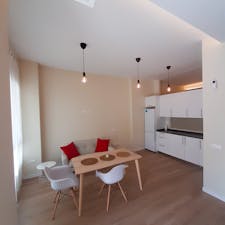 Wohnung for rent for 950 € per month in Málaga, Calle Héroe de Sostoa