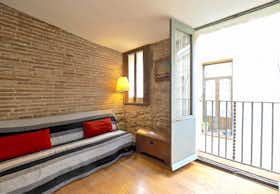 Appartement te huur voor € 800 per maand in Barcelona, Carrer d'en Mònec