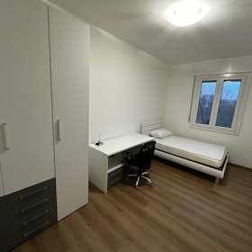 Chambre privée à louer pour 650 €/mois à Milan, Via Enrico De Nicola
