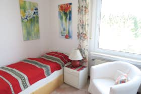 私人房间 正在以 €1,190 的月租出租，其位于 Luxembourg, Val des Bons-Malades