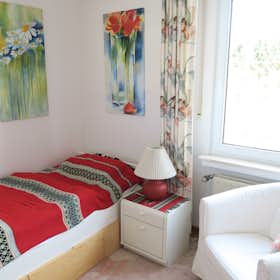 私人房间 正在以 €1,190 的月租出租，其位于 Luxembourg, Val des Bons-Malades