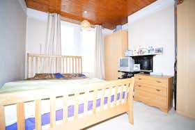 Отдельная комната сдается в аренду за 1 000 € в месяц в Gillingham, Valley Road