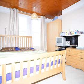 Отдельная комната сдается в аренду за 861 £ в месяц в Gillingham, Valley Road