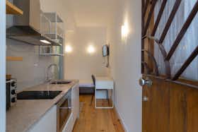 单间公寓 正在以 €890 的月租出租，其位于 Lisbon, Rossio de Palma