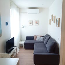 Apartment for rent for €1,300 per month in Madrid, Calle Hermosilla