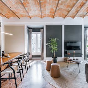 Apartment for rent for €4,017 per month in Barcelona, Gran Via de les Corts Catalanes