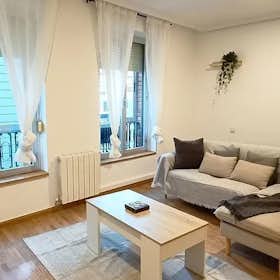 Apartment for rent for €2,487 per month in Madrid, Calle José Antonio de Armona