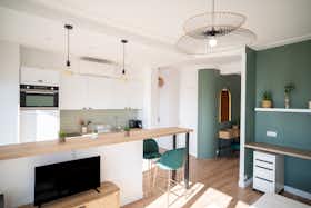 Wohnung zu mieten für 1.730 € pro Monat in Nice, Avenue Mirabeau