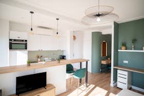 Квартира за оренду для 1 730 EUR на місяць у Nice, Avenue Mirabeau