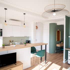 公寓 正在以 €1,730 的月租出租，其位于 Nice, Avenue Mirabeau