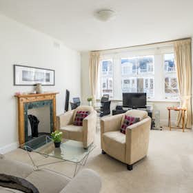 Apartment for rent for £3,700 per month in London, Coleherne Road