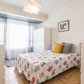 Private room for rent for €675 per month in Madrid, Calle de Edgar Neville