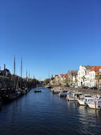 Lägenhet att hyra för 985 € i månaden i Rotterdam, Voorhaven