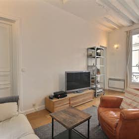 Apartment for rent for €2,332 per month in Paris, Rue de Saintonge