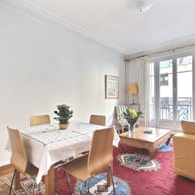 Apartment for rent for €2,012 per month in Paris, Rue Saint-Hubert