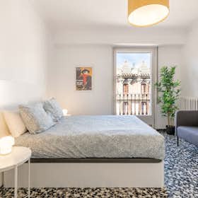Private room for rent for €749 per month in Barcelona, Carrer del Rosselló