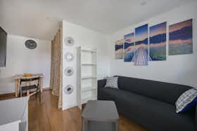 单间公寓 正在以 €850 的月租出租，其位于 Lisbon, Rua Carlos Malheiro Dias