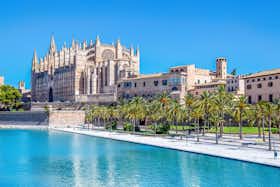 Private room for rent for €999 per month in Palma, Carrer Foners