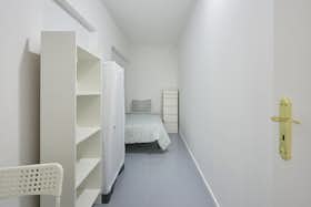 Private room for rent for €400 per month in Lisbon, Rua Carlos Malheiro Dias