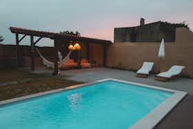 Huis te huur voor € 1.640 per maand in Nazaré, Largo da Fonte