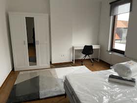 Private room for rent for €590 per month in Woluwe-Saint-Pierre, Montagne de la Gare