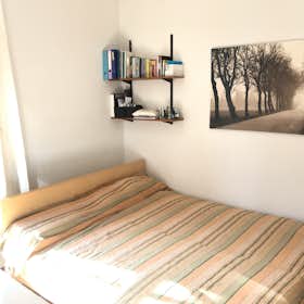 Studio for rent for €600 per month in Ixelles, Rue de la Levure