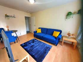 Apartment for rent for €2,094 per month in Leeds, Kendal Bank