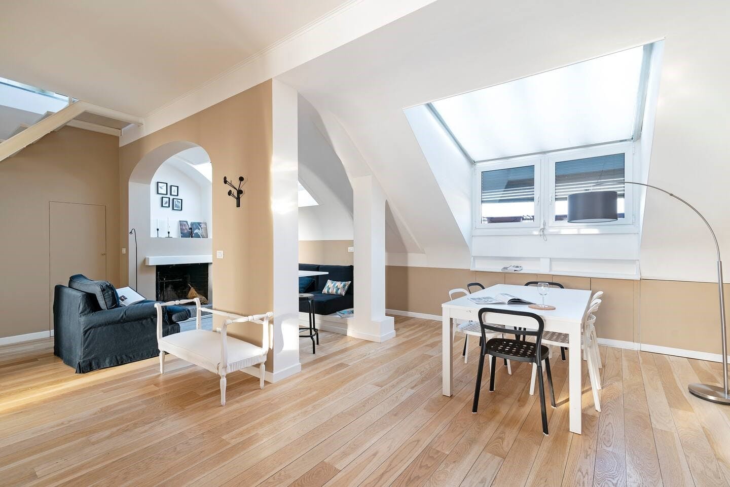 Apartment for rent for €2,200 per month in Milan, Via Melegnano