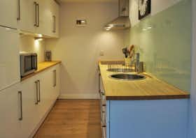 Appartement te huur voor £ 2.000 per maand in Leeds, Cross York Street