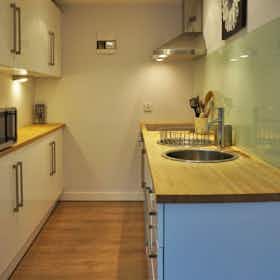 Appartement te huur voor £ 2.005 per maand in Leeds, Cross York Street