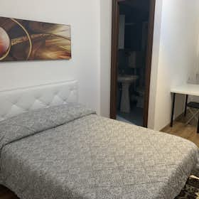 Private room for rent for €850 per month in Rome, Via Nino Bixio