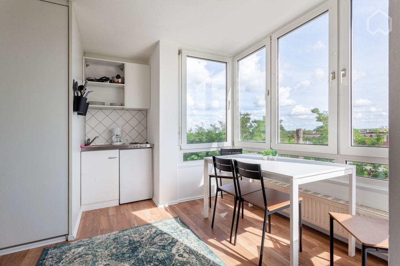 Garsonieră de închiriat pentru 690 EUR pe lună în Magdeburg, Holsteiner Straße