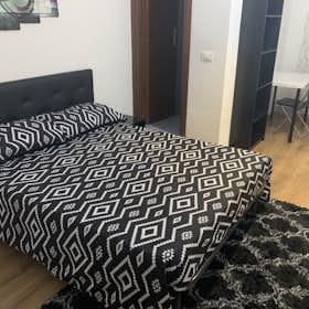 Private room for rent for €850 per month in Rome, Via Nino Bixio