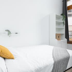 Private room for rent for €520 per month in Valencia, Carrer del Convent Santa Clara