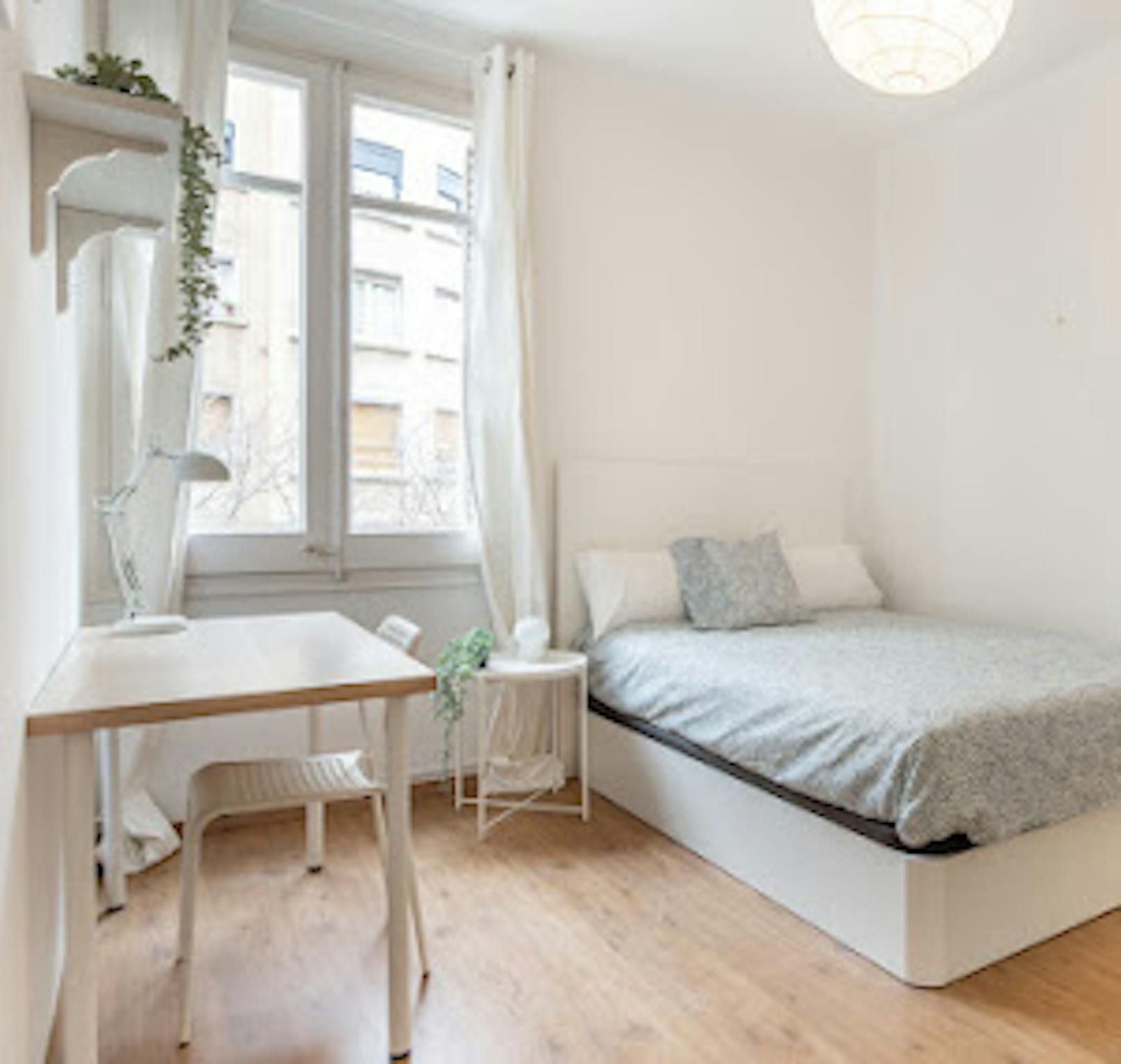 Carrer de Còrsega, Barcelona preview