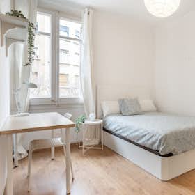Private room for rent for €739 per month in Barcelona, Carrer de Còrsega